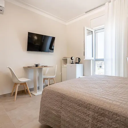 Elegance Calasetta'S Rooms Guest house